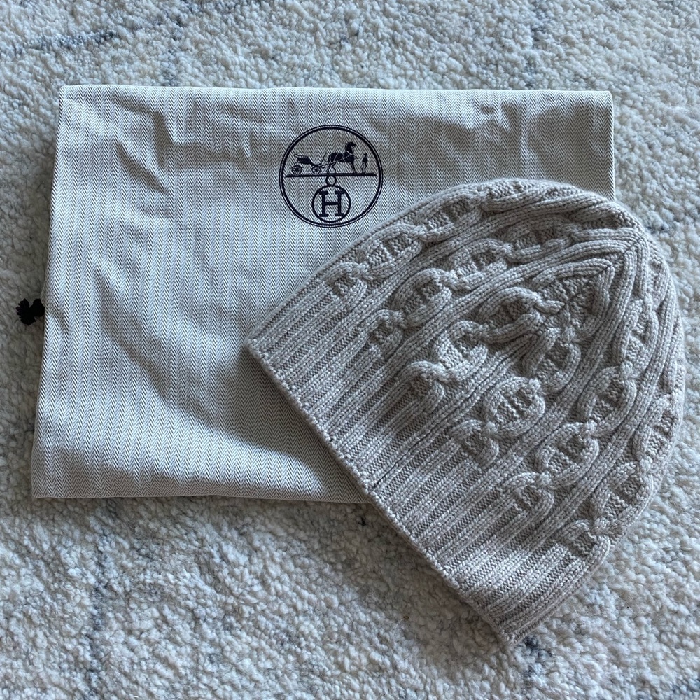 HERMES knitted 100% cashmere hat beanie